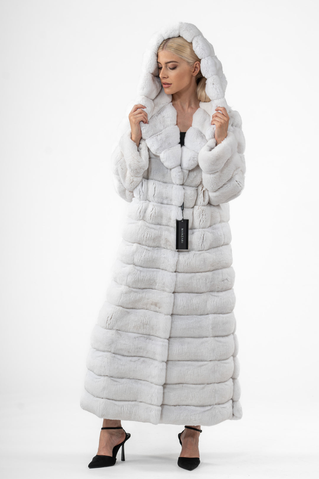 Elegant Snow White Chinchilla fur coat for a refined look