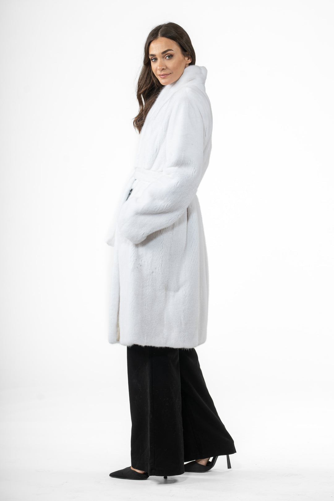 Classic White Mink fur coat by manzari