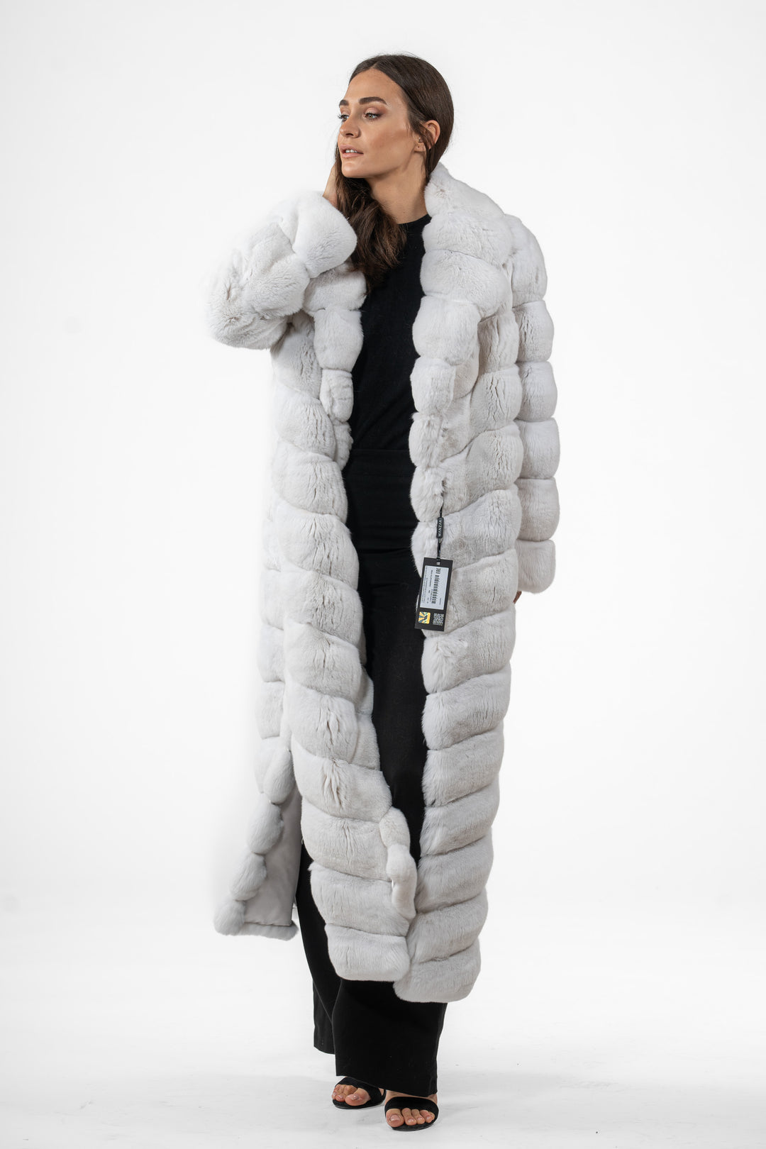 Manzari Snow White Chinchilla fur coat for ultimate elegance