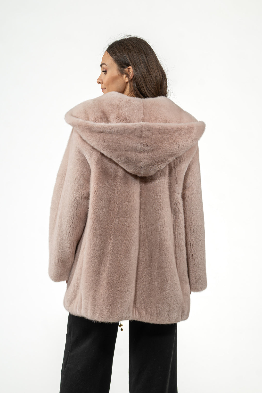 Manzari Salmon Mink fur coat for a timeless appeal