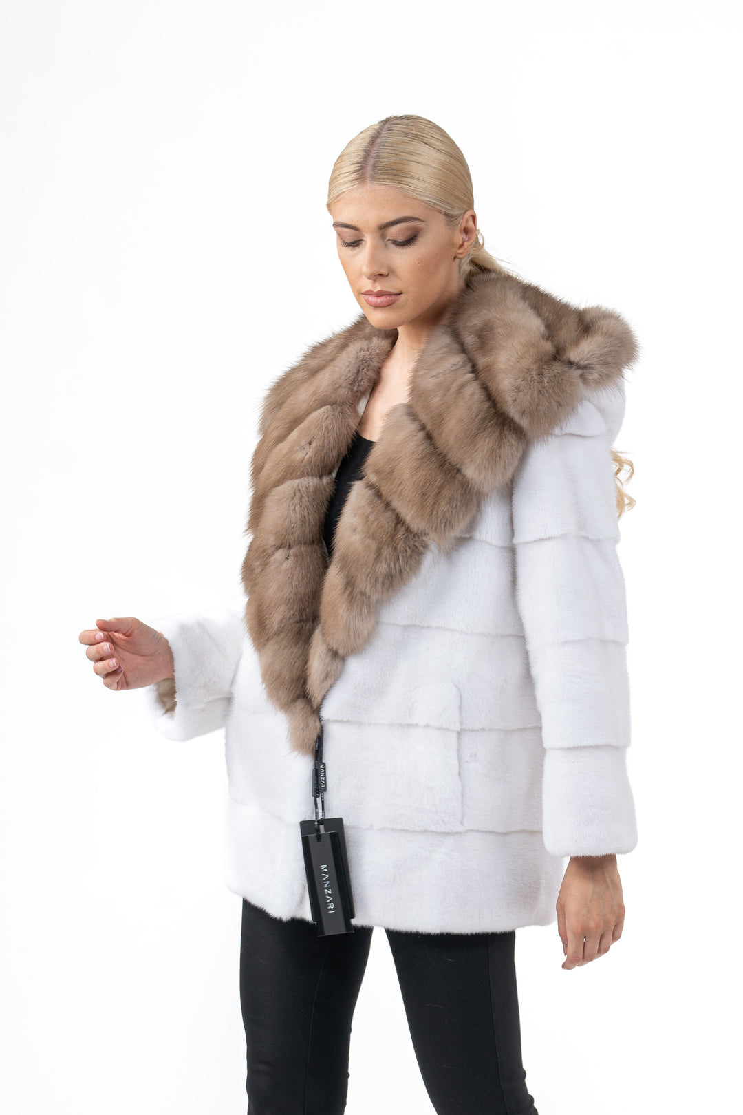 Manzari White Mink fur coat for a timeless appeal