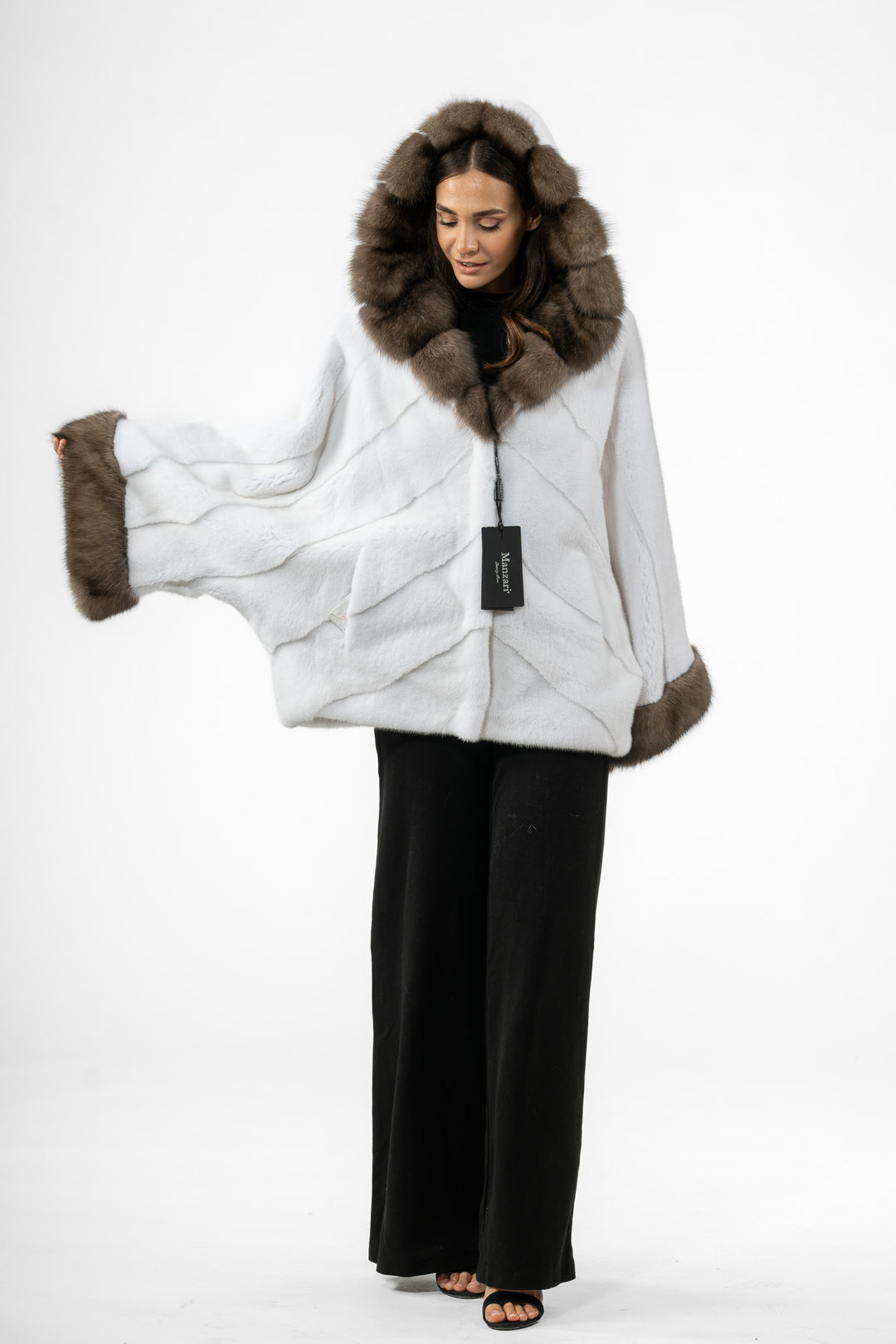 Manzari White Mink fur coat for timeless elegance