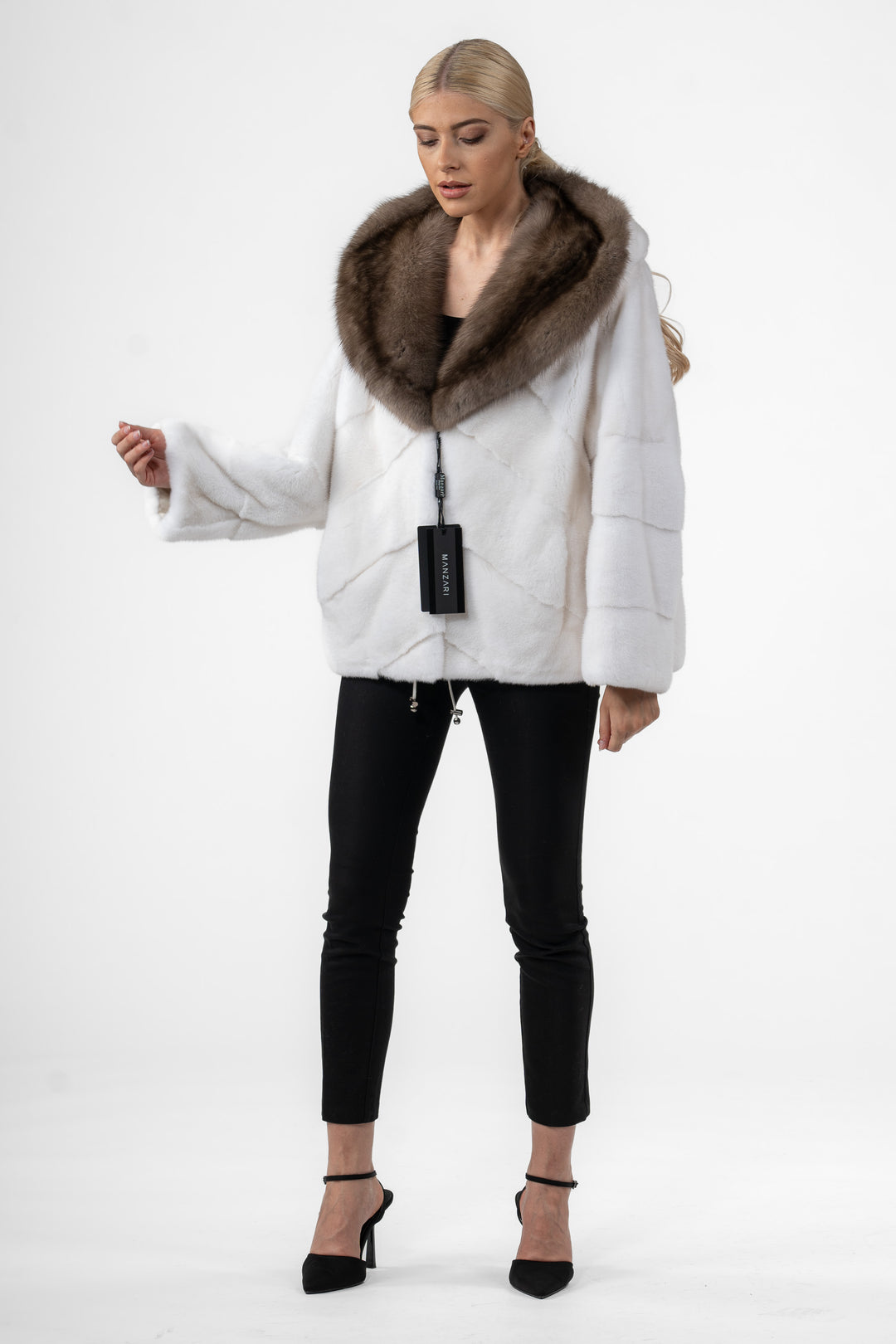 Manzari White Mink fur coat for a timeless appeal