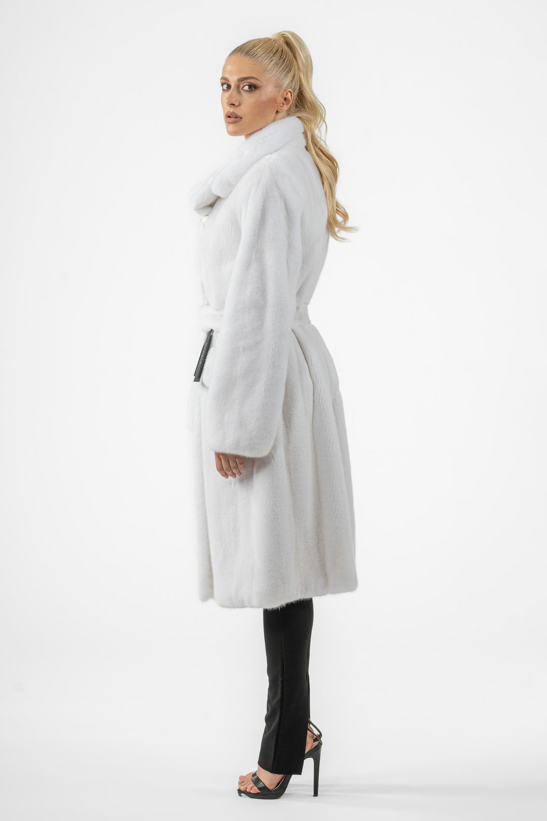 Exclusive White Mink fur coat by manzari