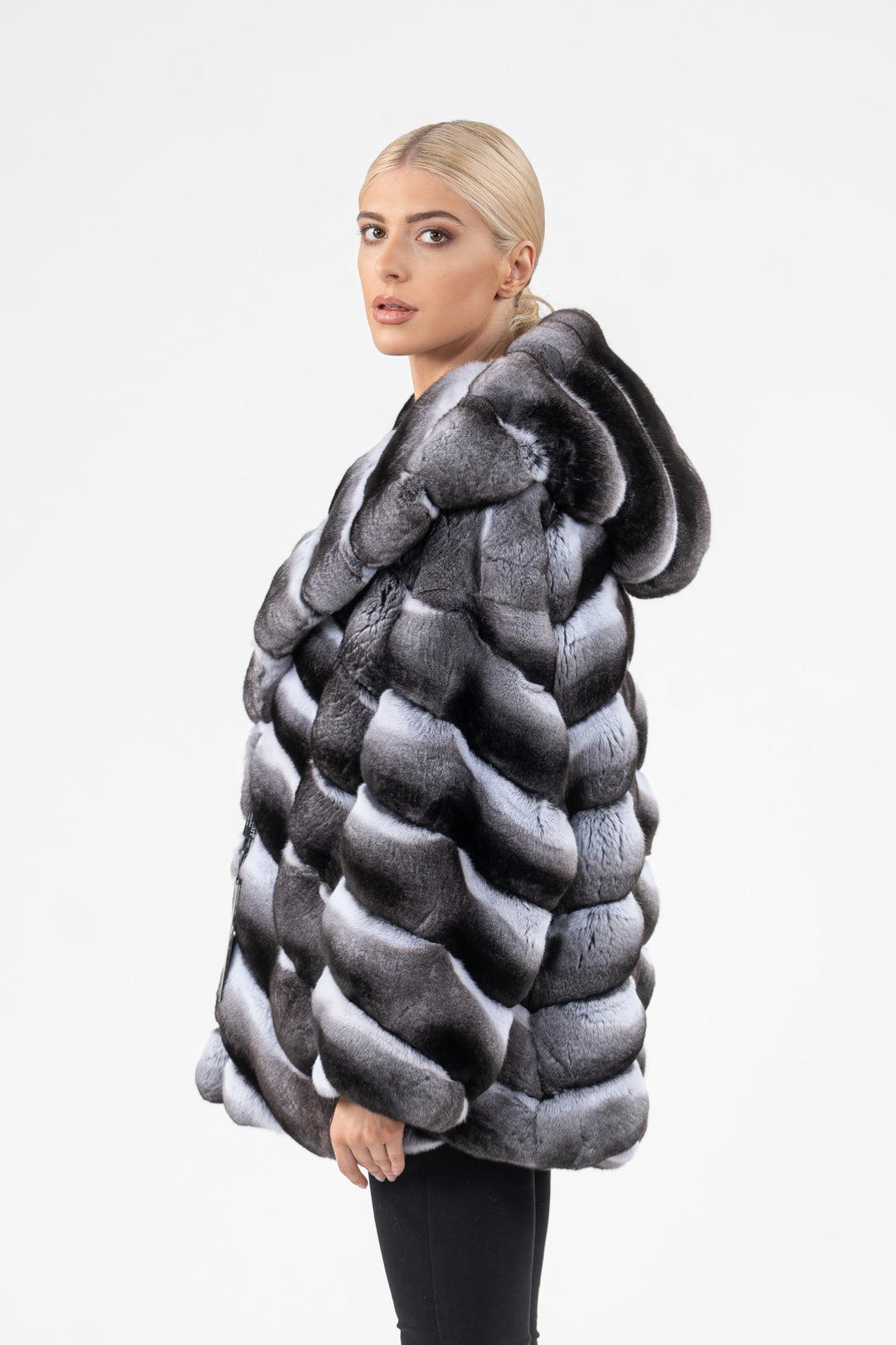 Manzari Natural Chinchilla fur coat for a timeless appeal