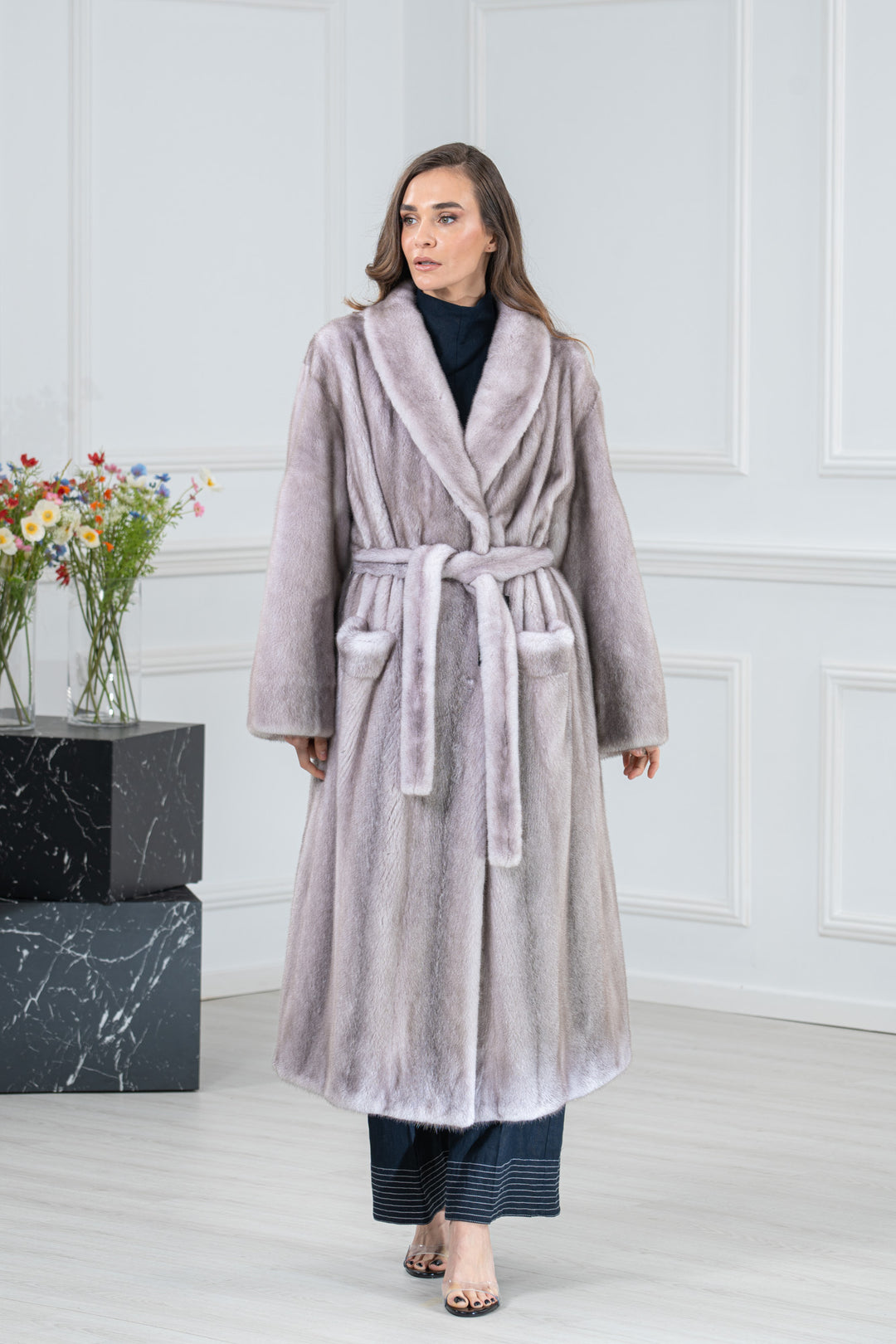 Luxury Women's Fur Coats & Accessories | MANZARI