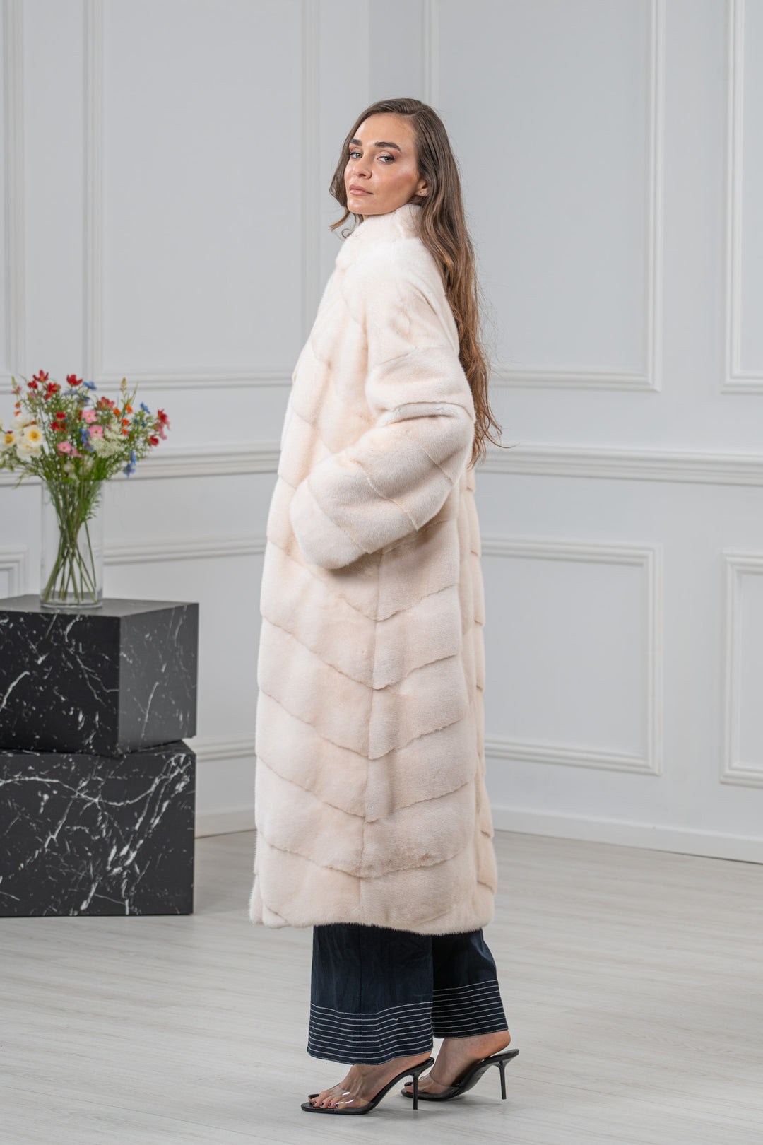 Pearl Mink Fur Coat - Women&