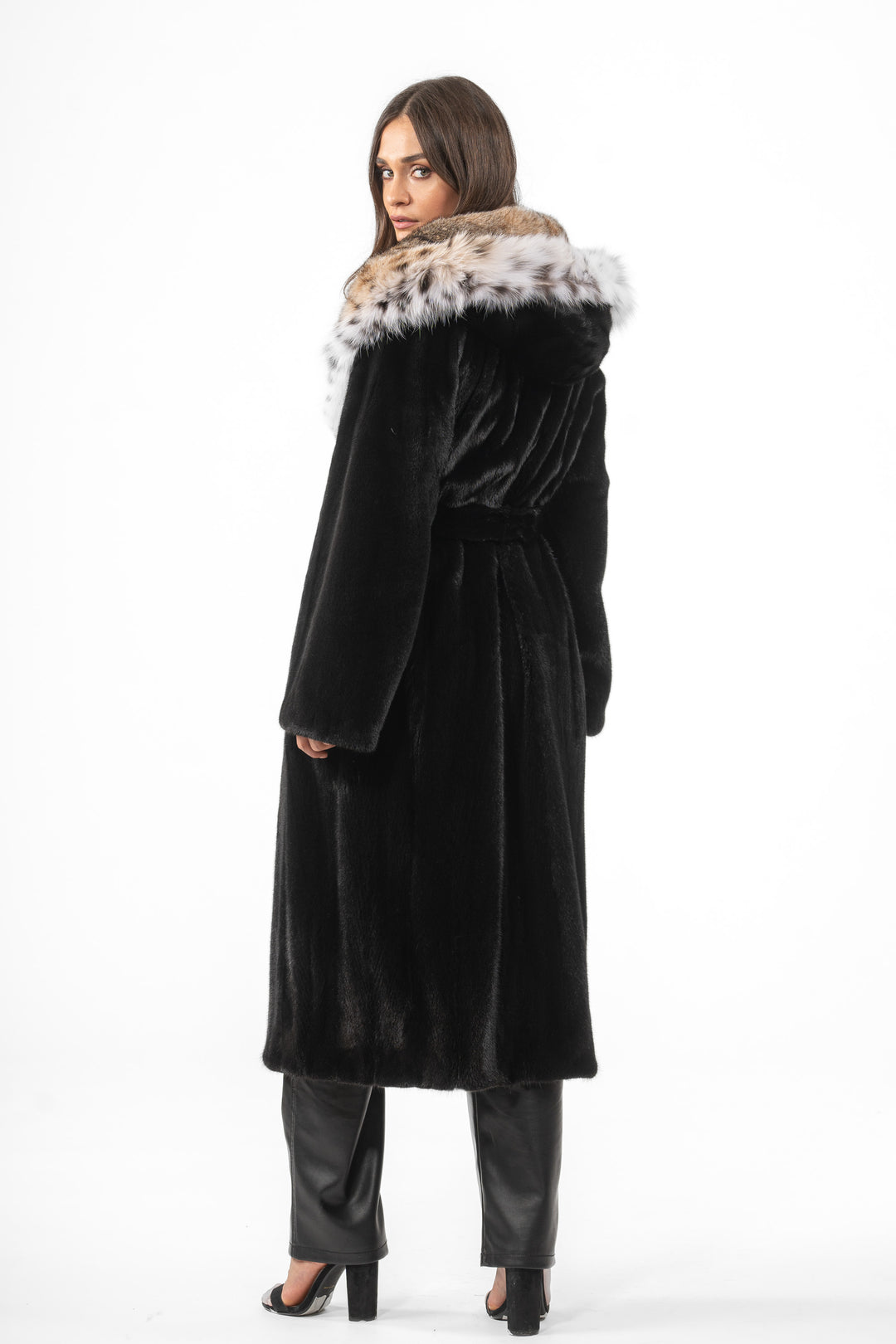 Manzari Black Mink fur coat with a modern touch
