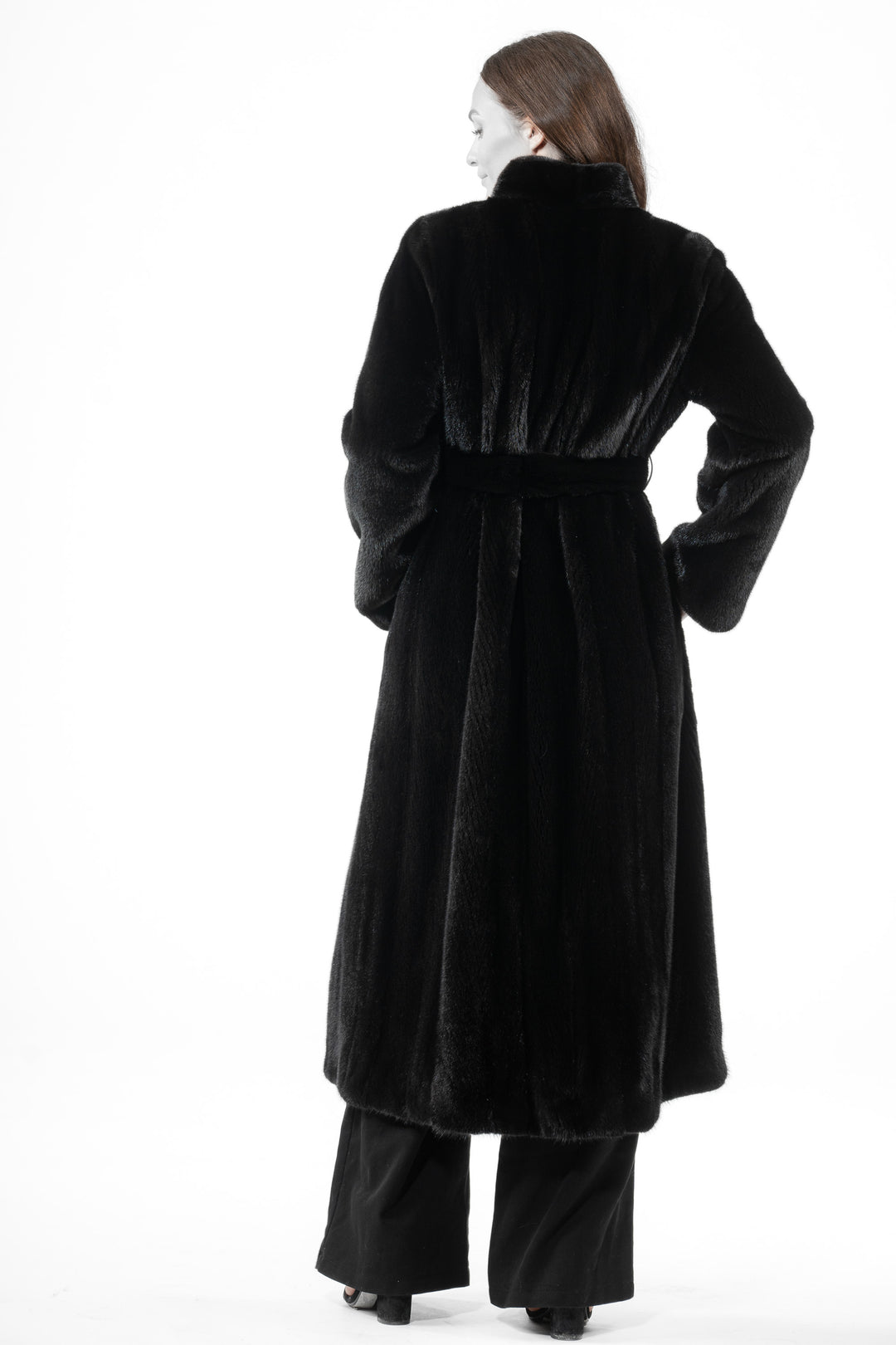 Manzari Black Mink fur coat with a modern touch