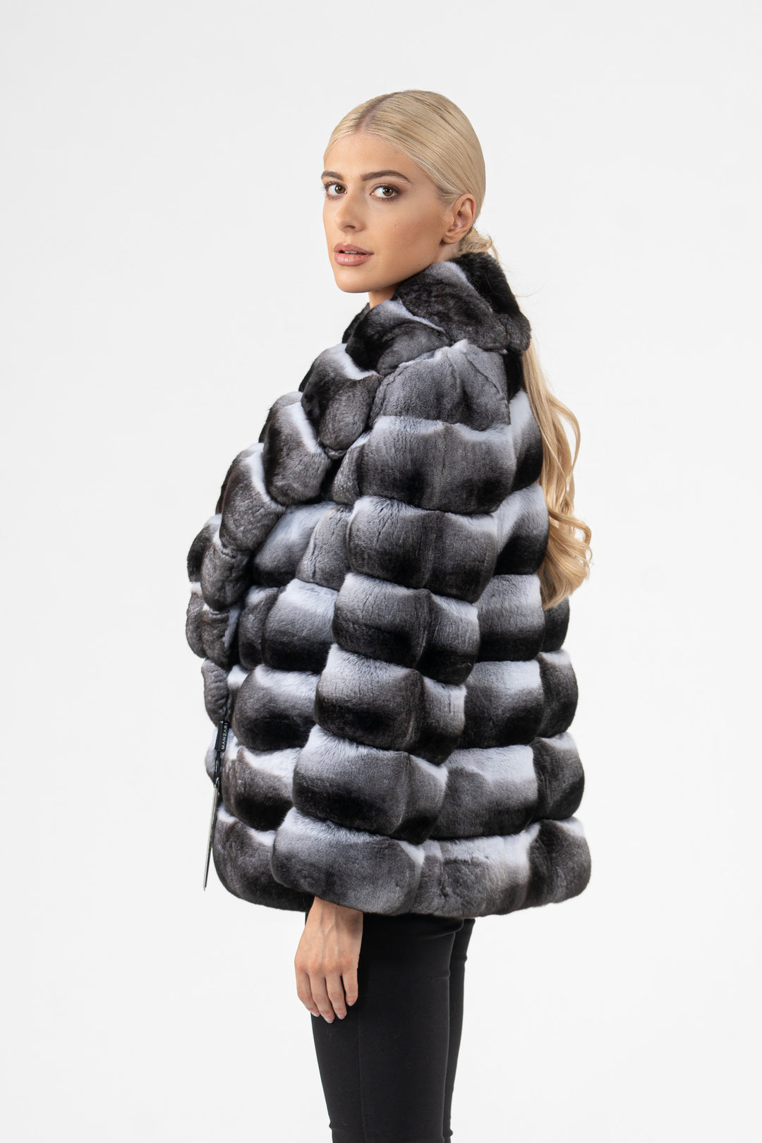Manzari Natural Chinchilla fur coat with a modern touch