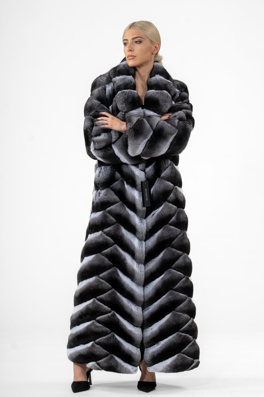 Chic Natural Chinchilla fur coat by manzari for a bold statement