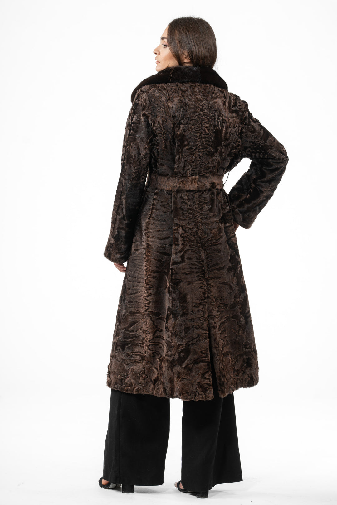 High-quality Chokolat Swakara fur coat for fashion enthusiasts