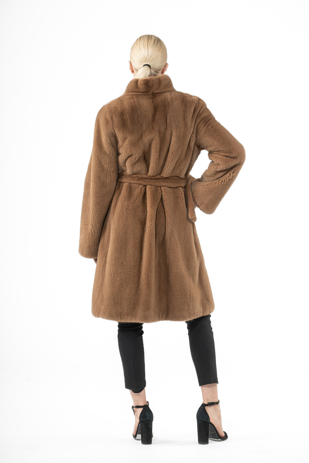 Manzari Maple Mink fur coat for a timeless appeal