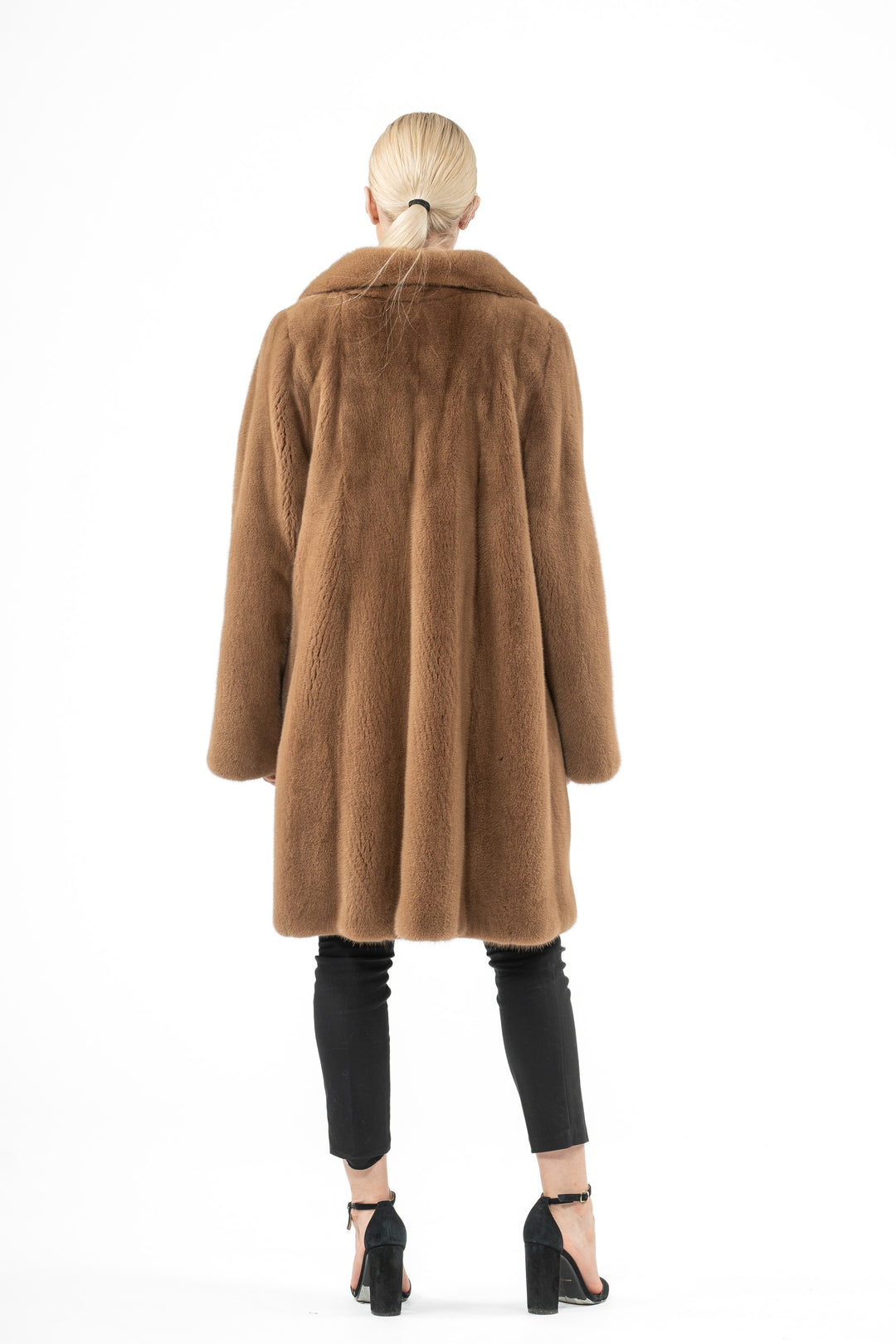 Chic Maple Mink fur coat by manzari for a bold statement