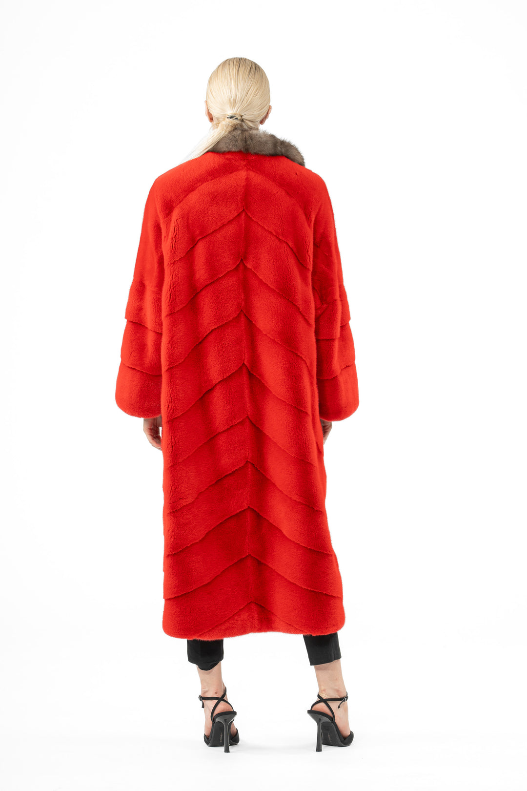Manzari Fuego Mink fur coat for timeless elegance