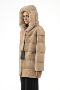 High-quality Palomino Mink fur coat for luxury lovers