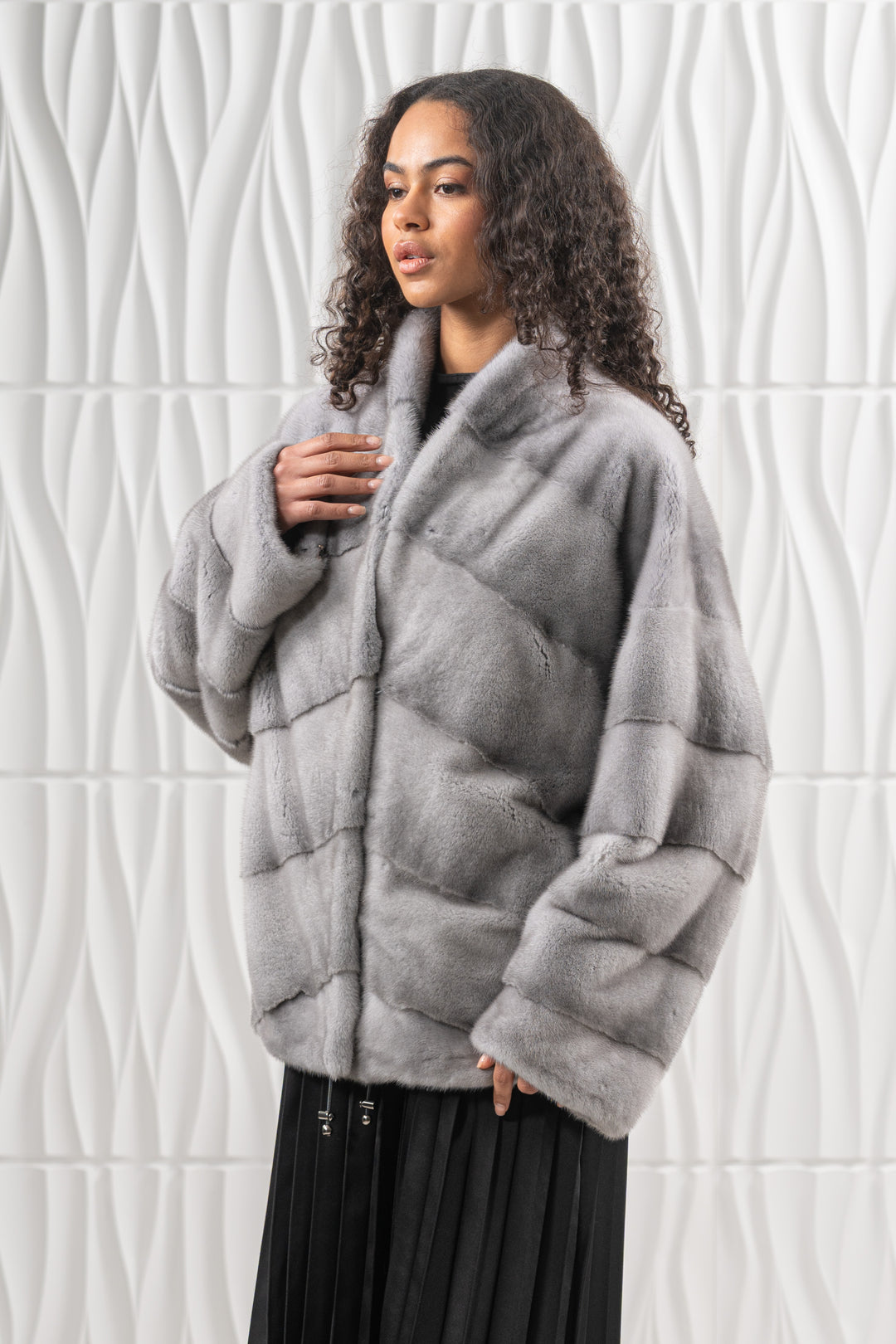 Manzari Sapphire Mink fur coat for a timeless appeal
