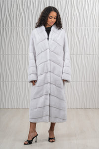 Manzari White Mink fur coat for timeless elegance