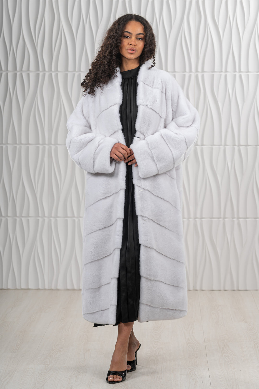 Manzari White Mink fur coat with a modern touch