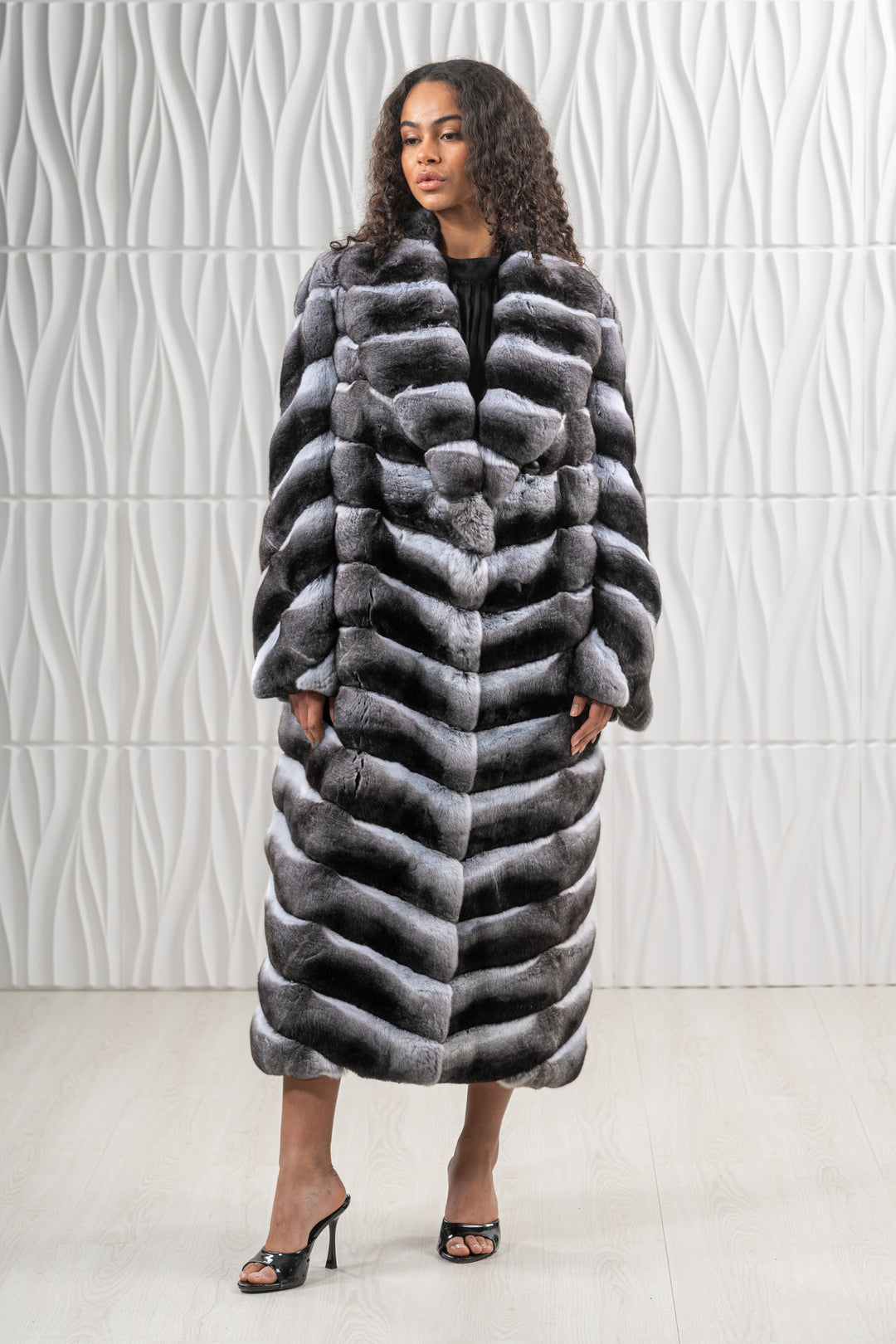 Model wearing a Natural Chinchilla fur coat by manzari