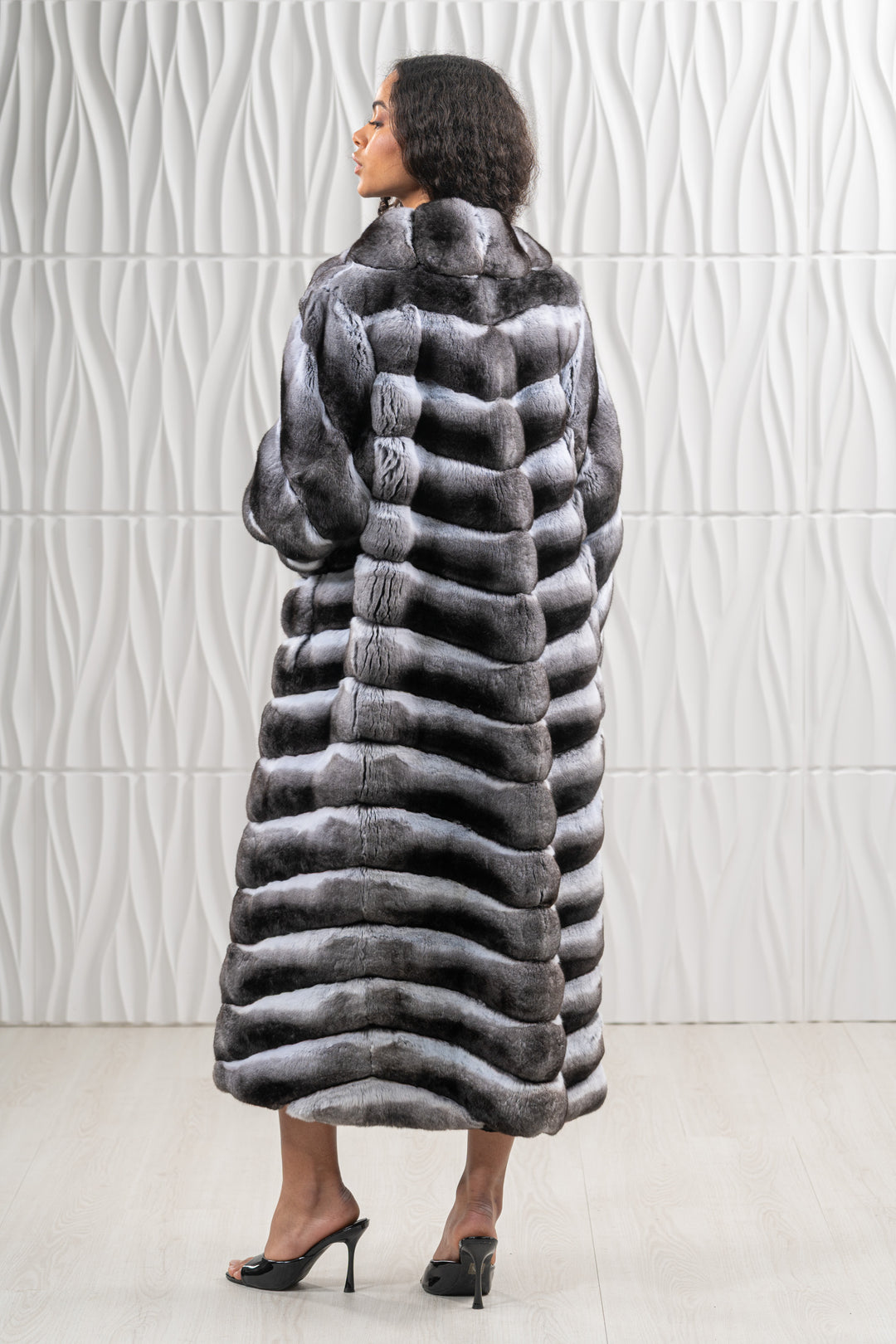 Soft and luxurious Natural Chinchilla fur coat by manzari