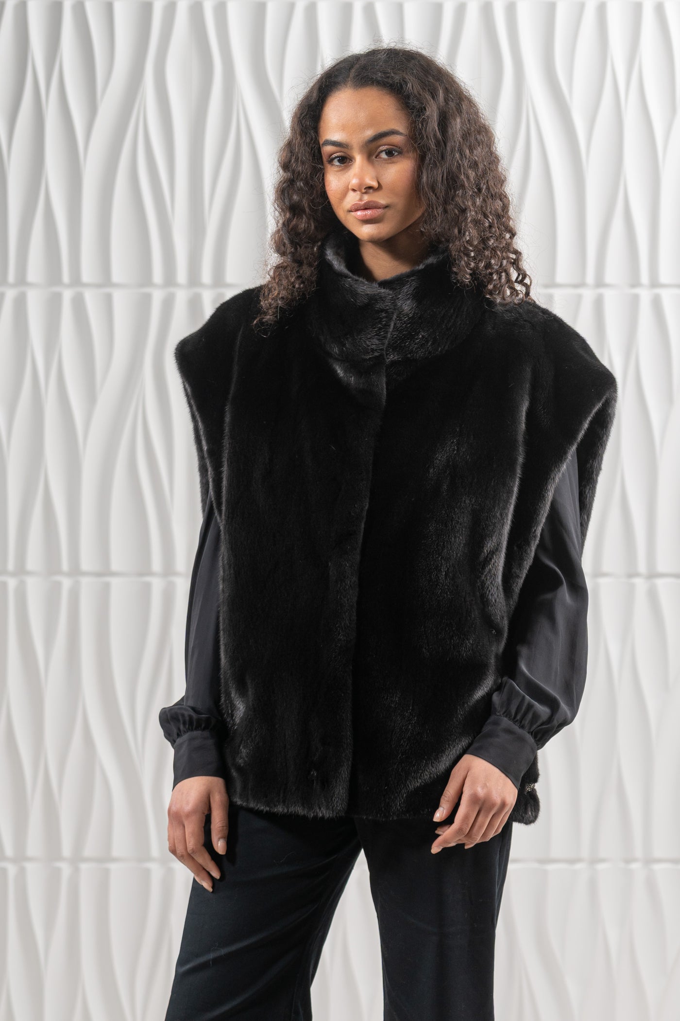 Manzari mink fur coat with a modern touch