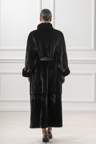 Manzari mink fur coat for a timeless appeal