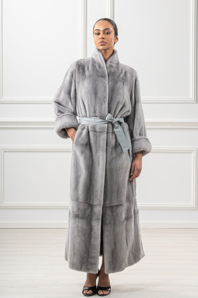 Manzari mink fur coat with a modern touch