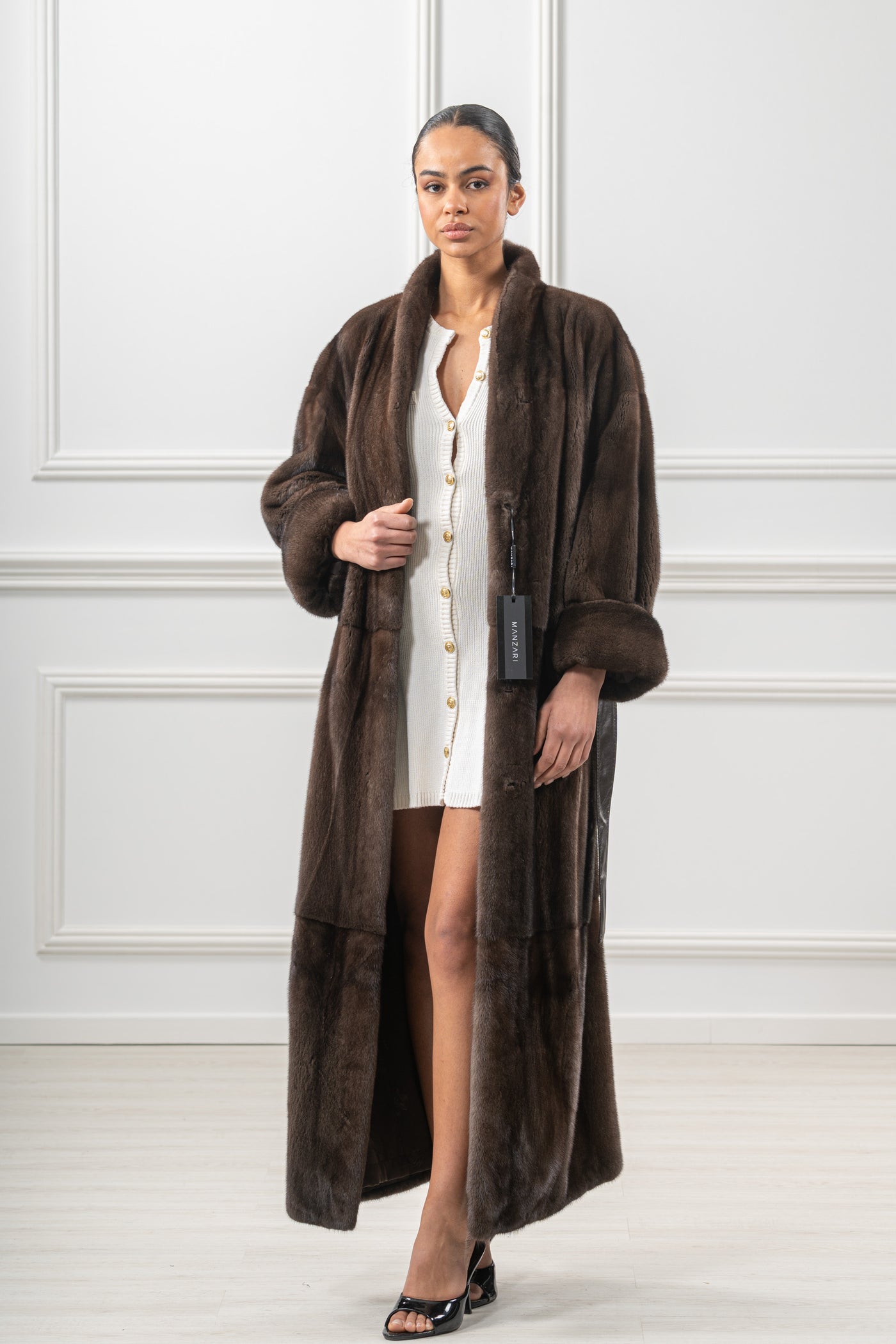 Manzari mink fur coat for a timeless appeal