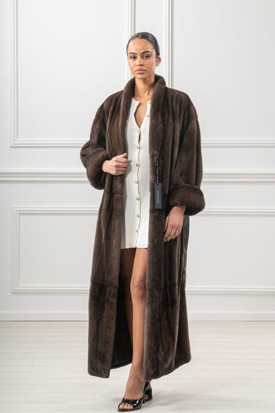 Manzari mink fur coat for a timeless appeal