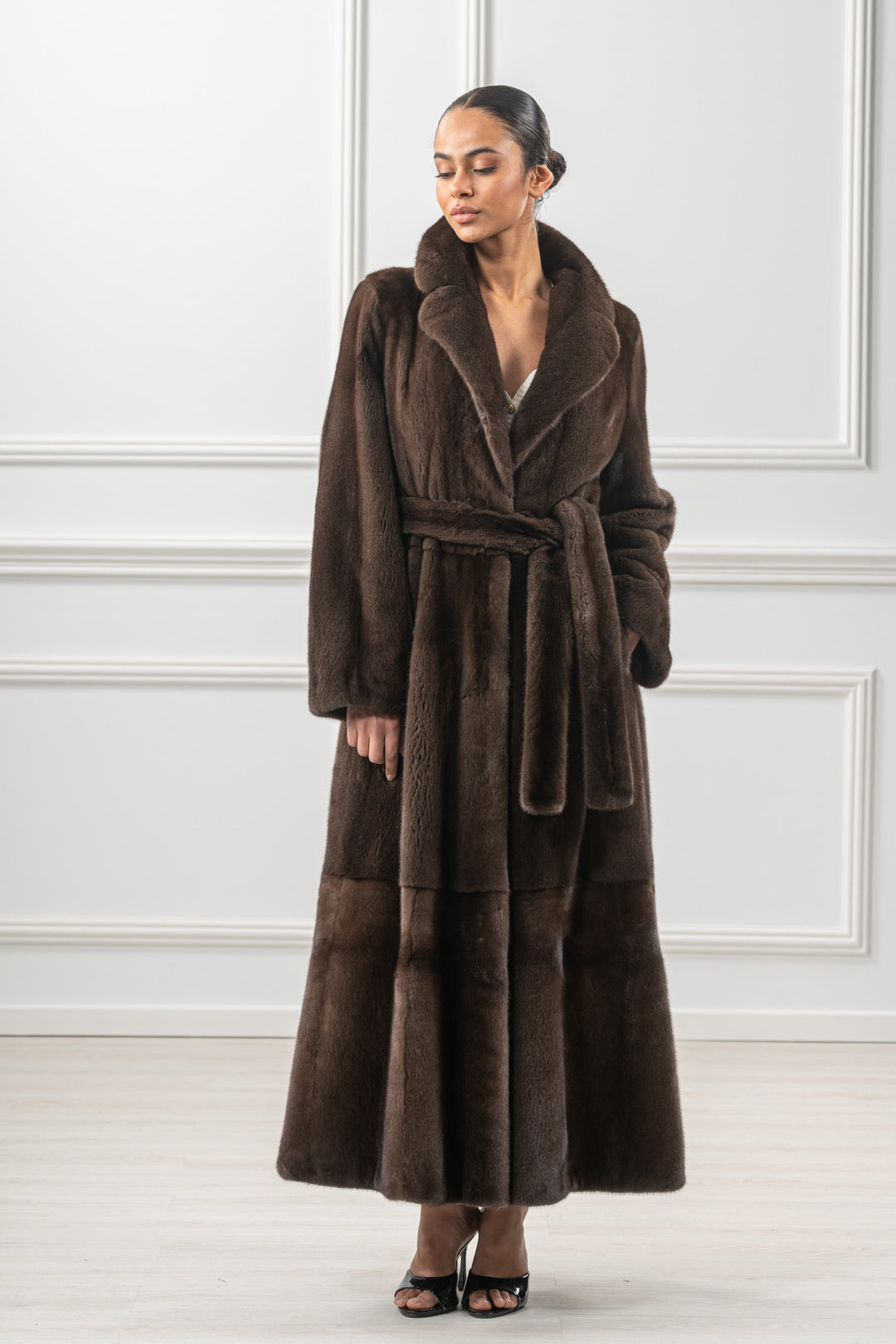 Manzari Star Light Mink fur coat with a modern touch