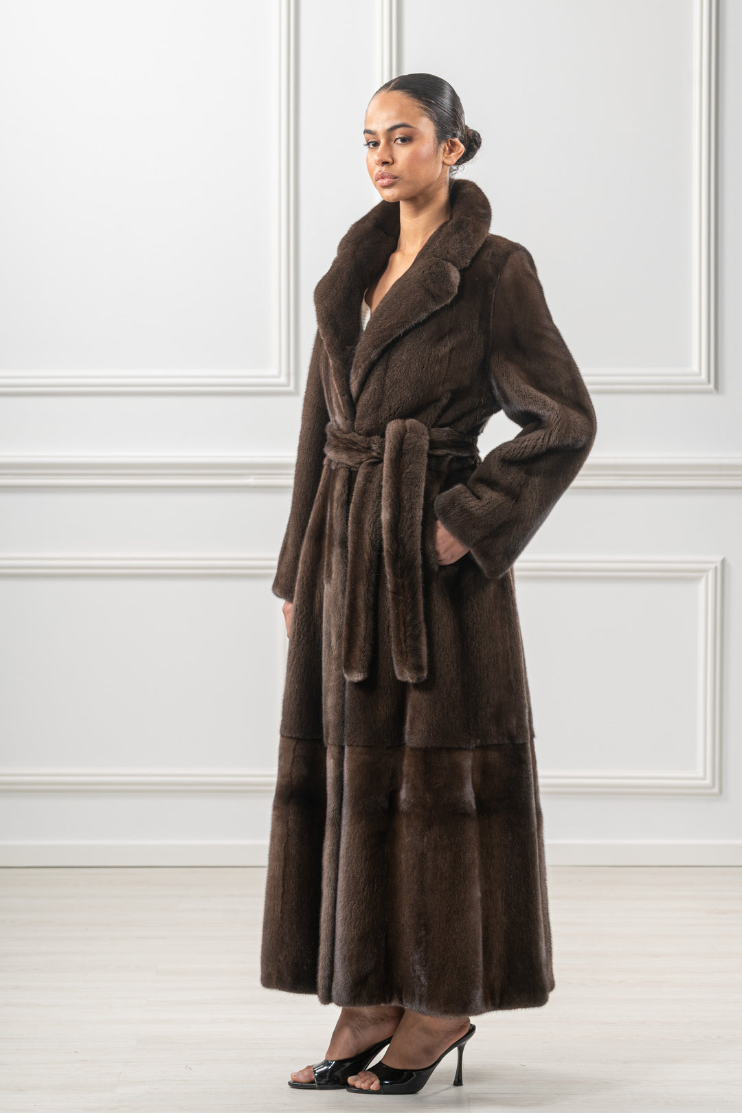 Manzari Star Light Mink fur coat with a modern touch