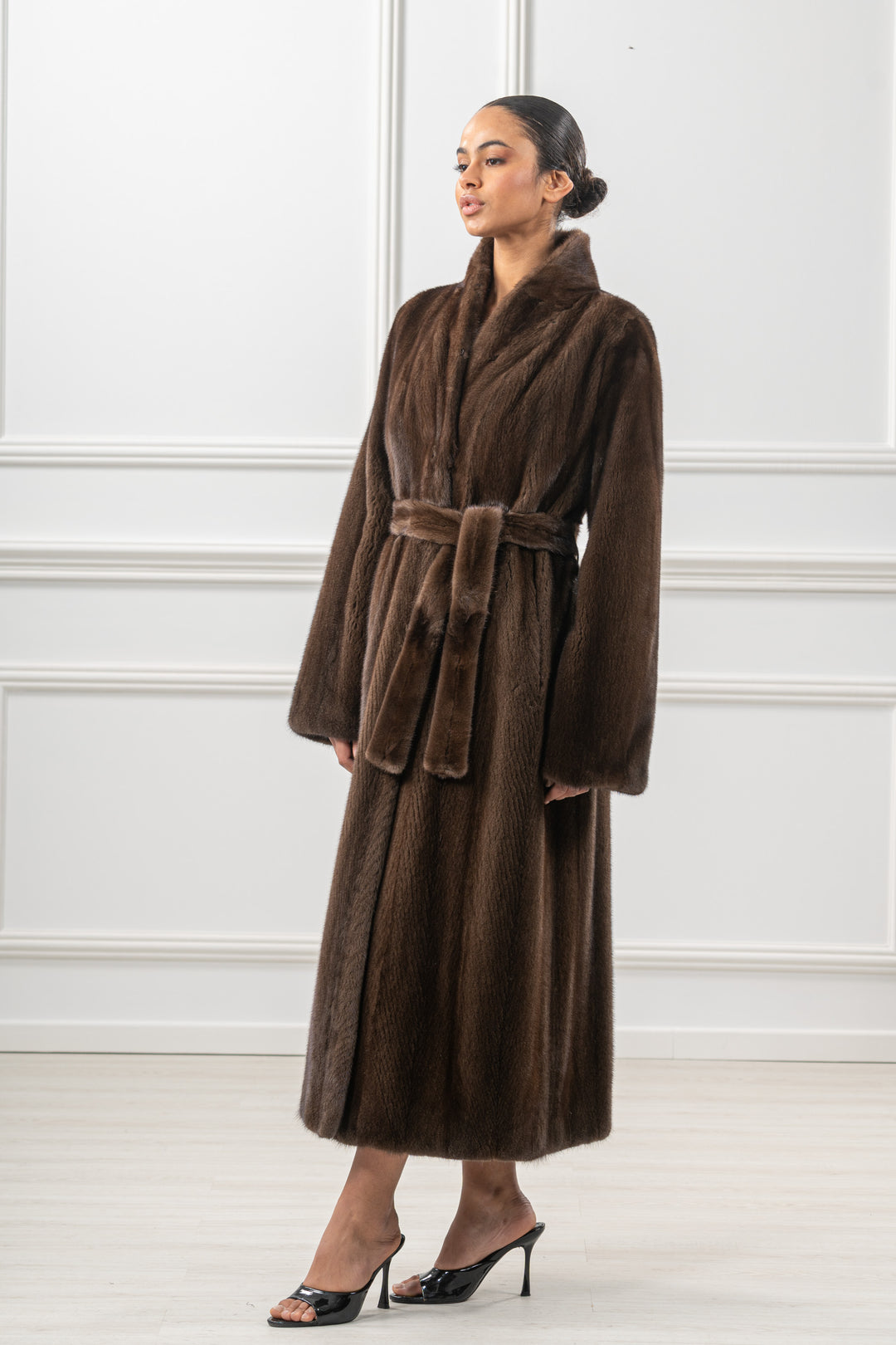 Manzari Star Light Mink fur coat with a modern touch