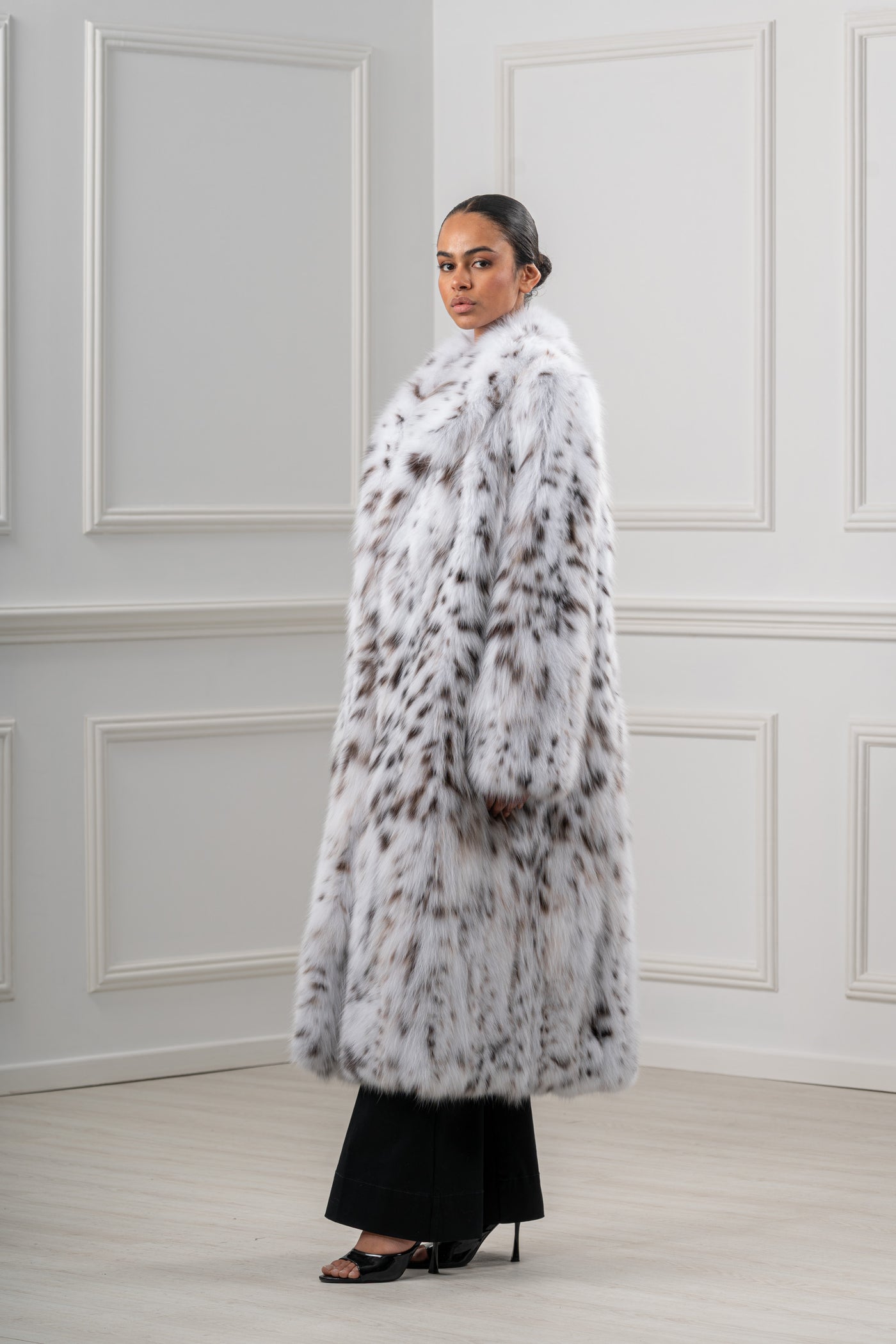 BOBCAT FULL BELLY NATURAL LONG HAIR COAT L/O 0910?21M492