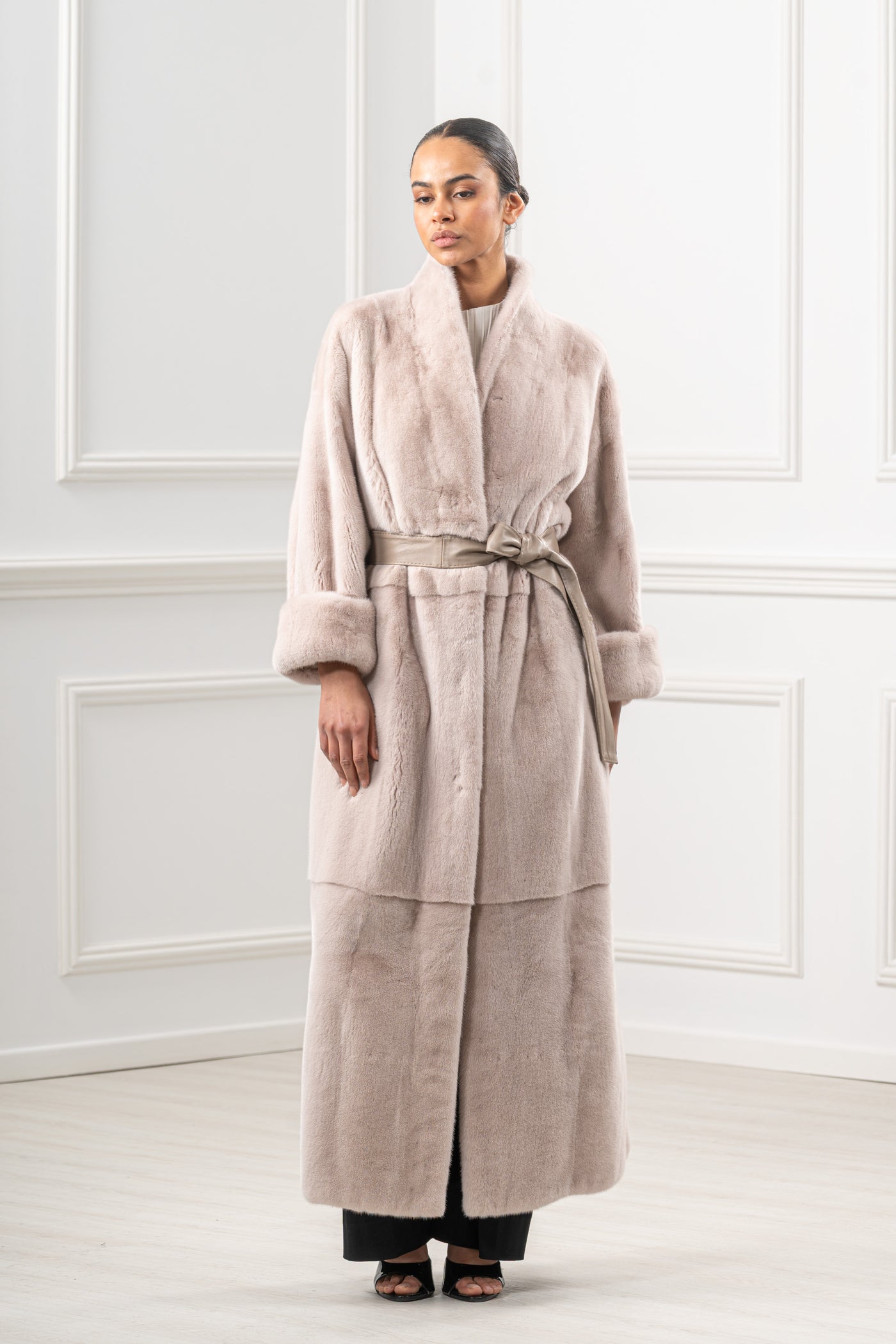 Manzari mink fur coat for a timeless appeal