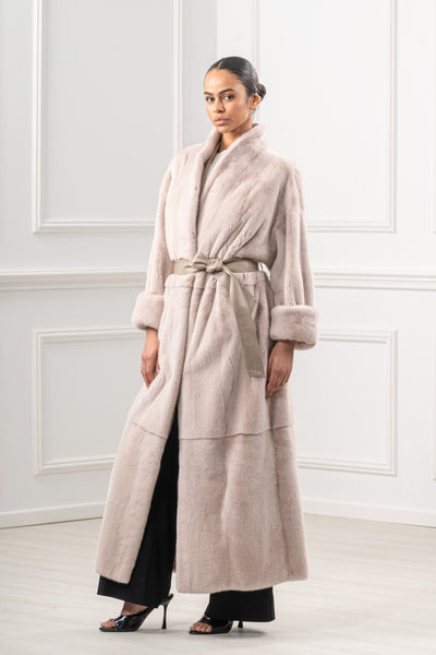 Manzari mink fur coat for timeless elegance