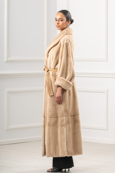 Manzari mink fur coat for a timeless appeal