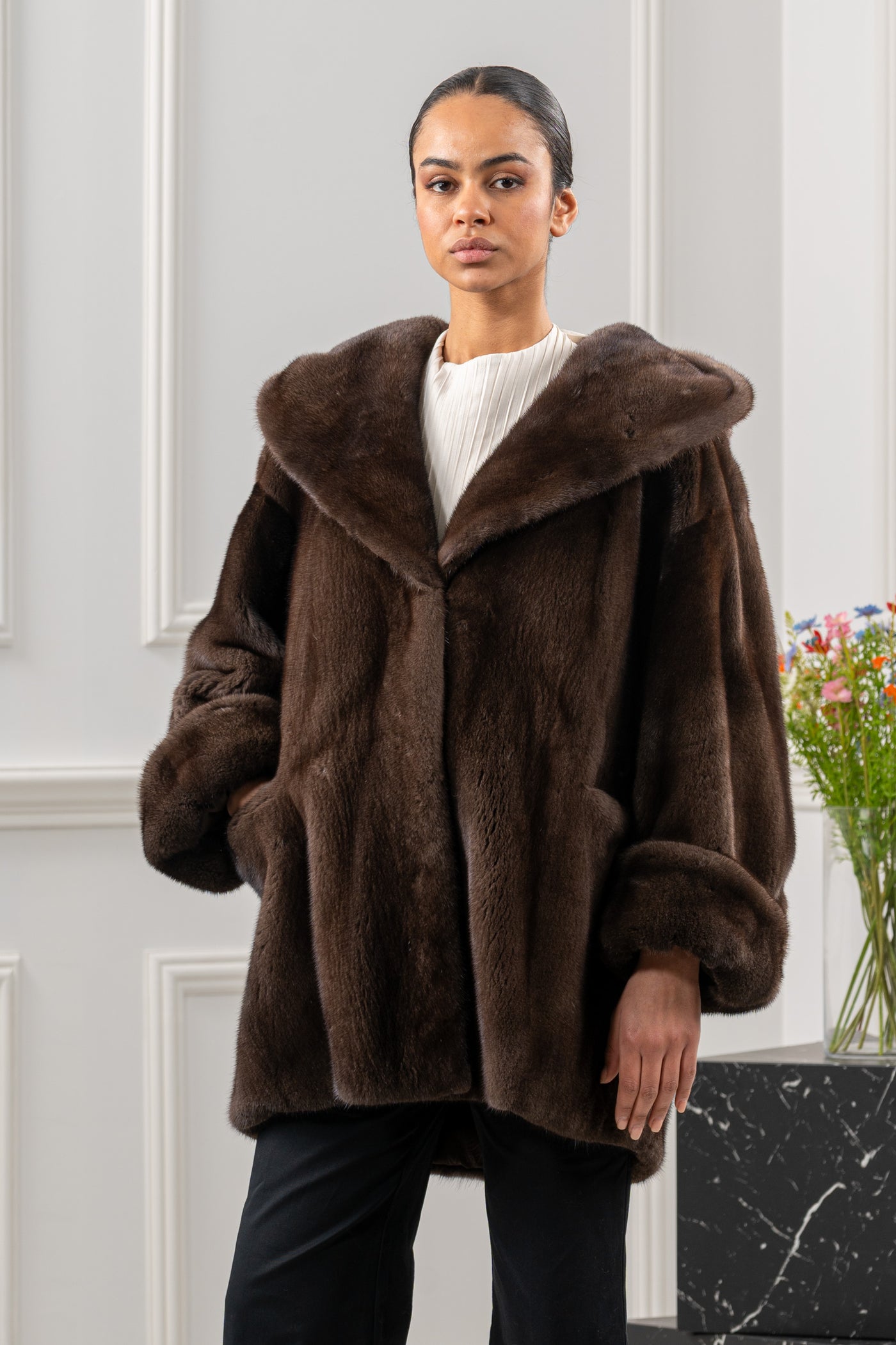 Manzari mink fur coat for a timeless appeal