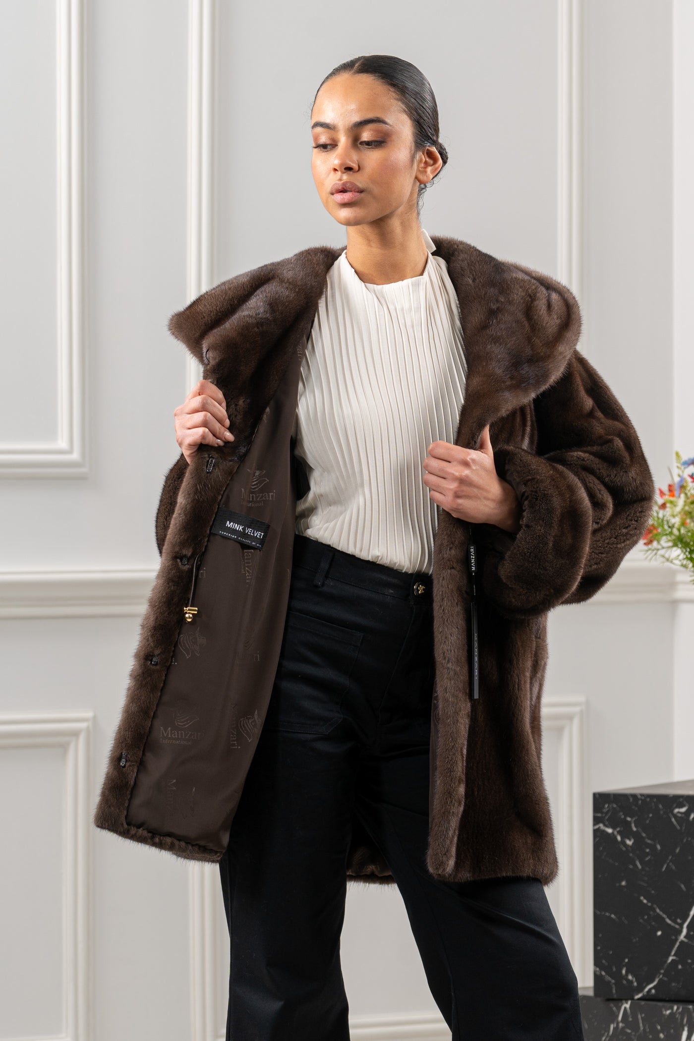 Manzari mink fur coat with a modern touch