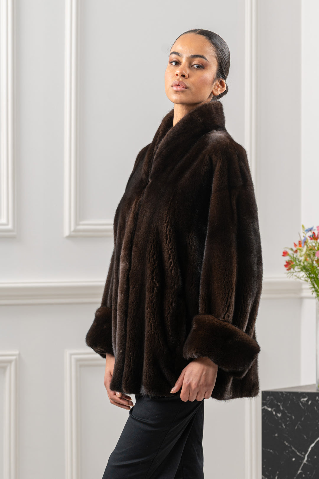 Manzari Mahogany Mink fur coat with a modern touch