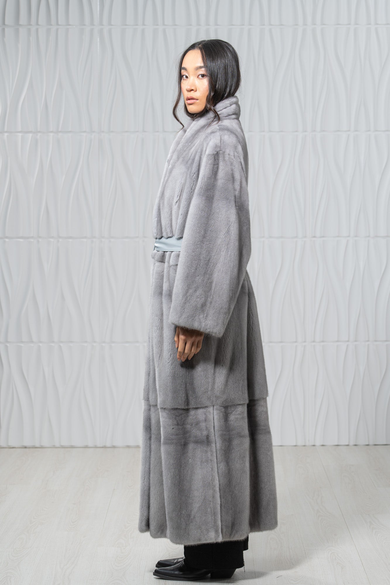 Sapphire Mink Fur Coat - Women's Velvet Coat S/S 24M4133 | MANZARI