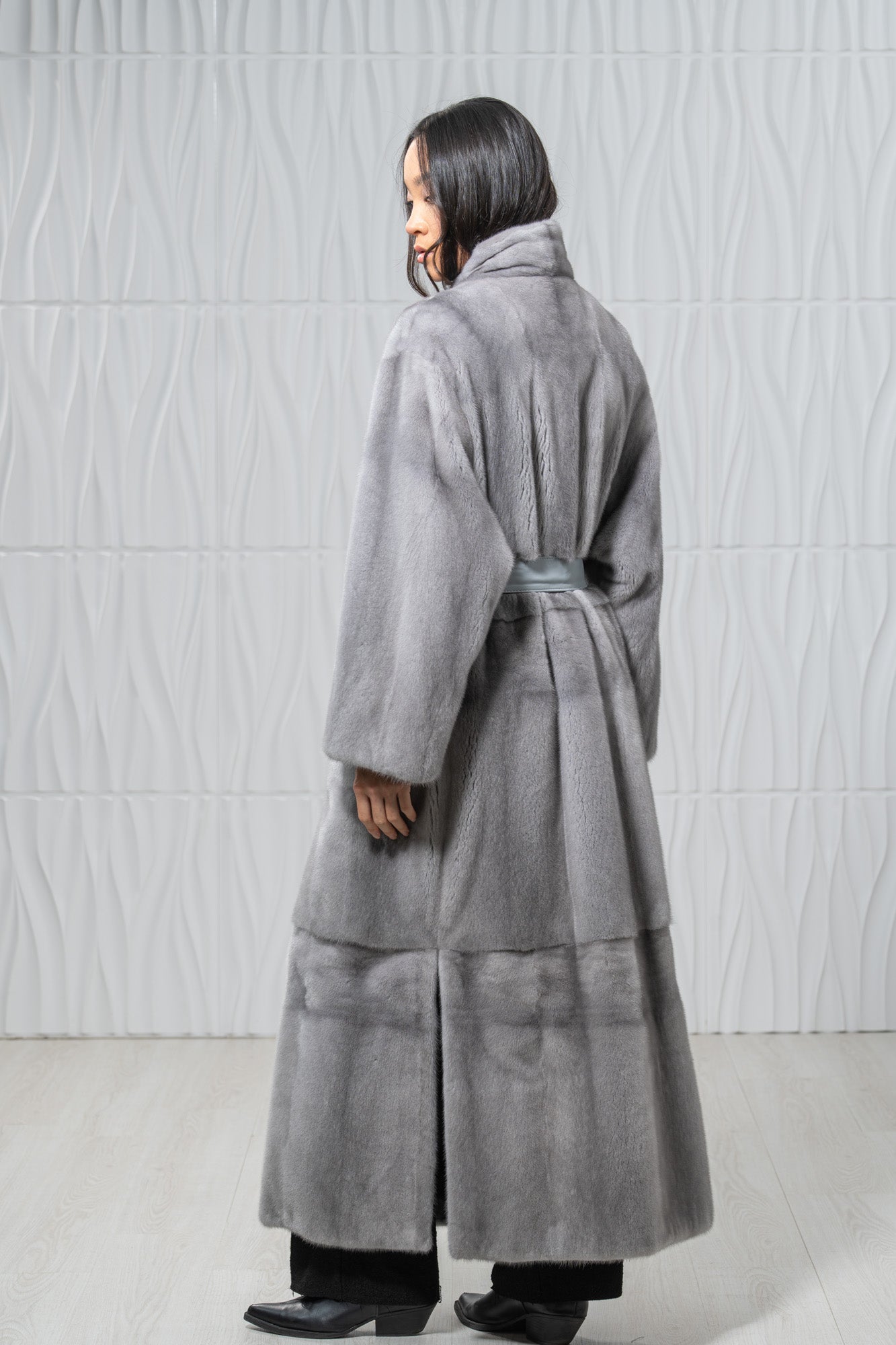 Sapphire Mink Fur Coat - Women's Velvet Coat S/S 24M4133 | MANZARI