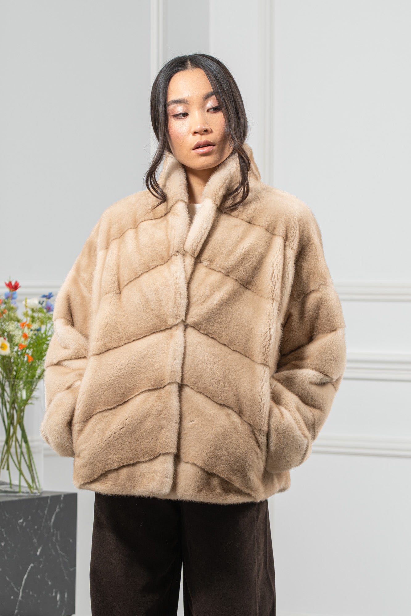 Palomino Mink Fur Short Jacket - Women's Velvet Short Jacket A/K 25M5486