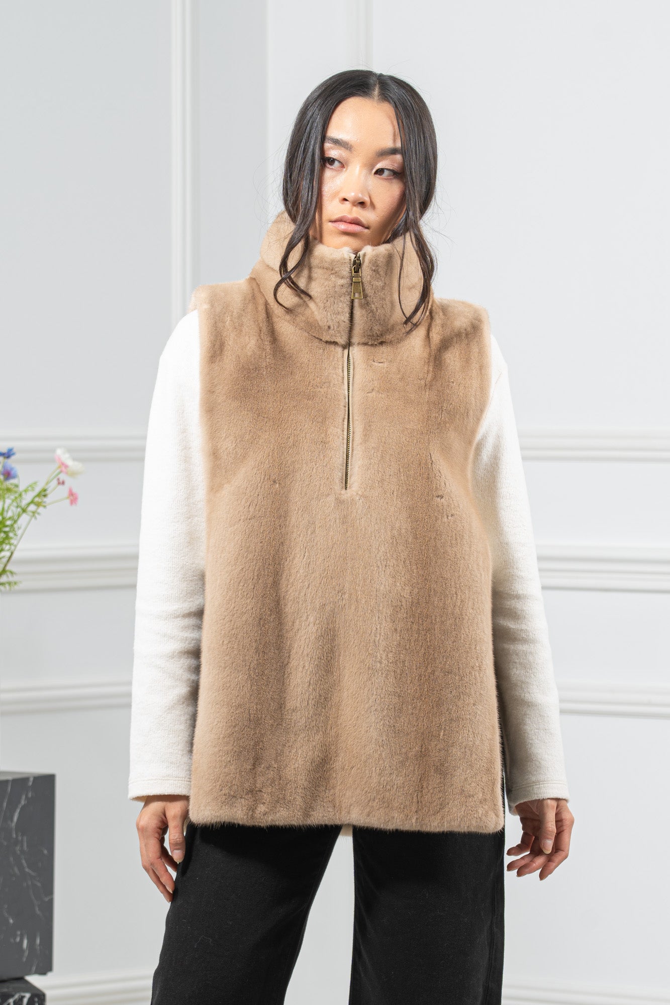 Palomino Mink Fur Vest - Women's Velvet Vest L/O 24M4136 | MANZARI