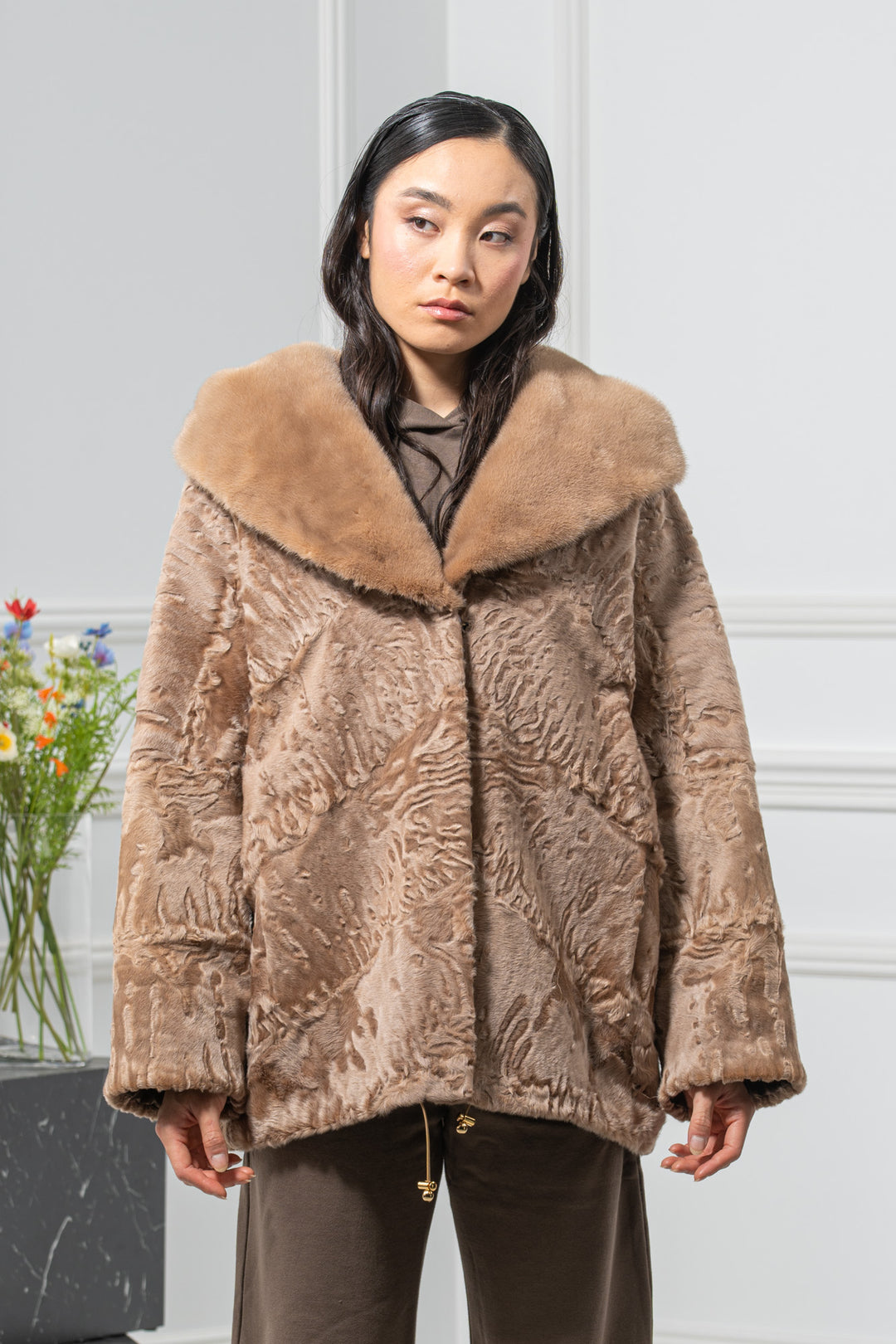 Swakara Skin Caffe Latte Long Hair Short Jacket Hood A/K 20M663