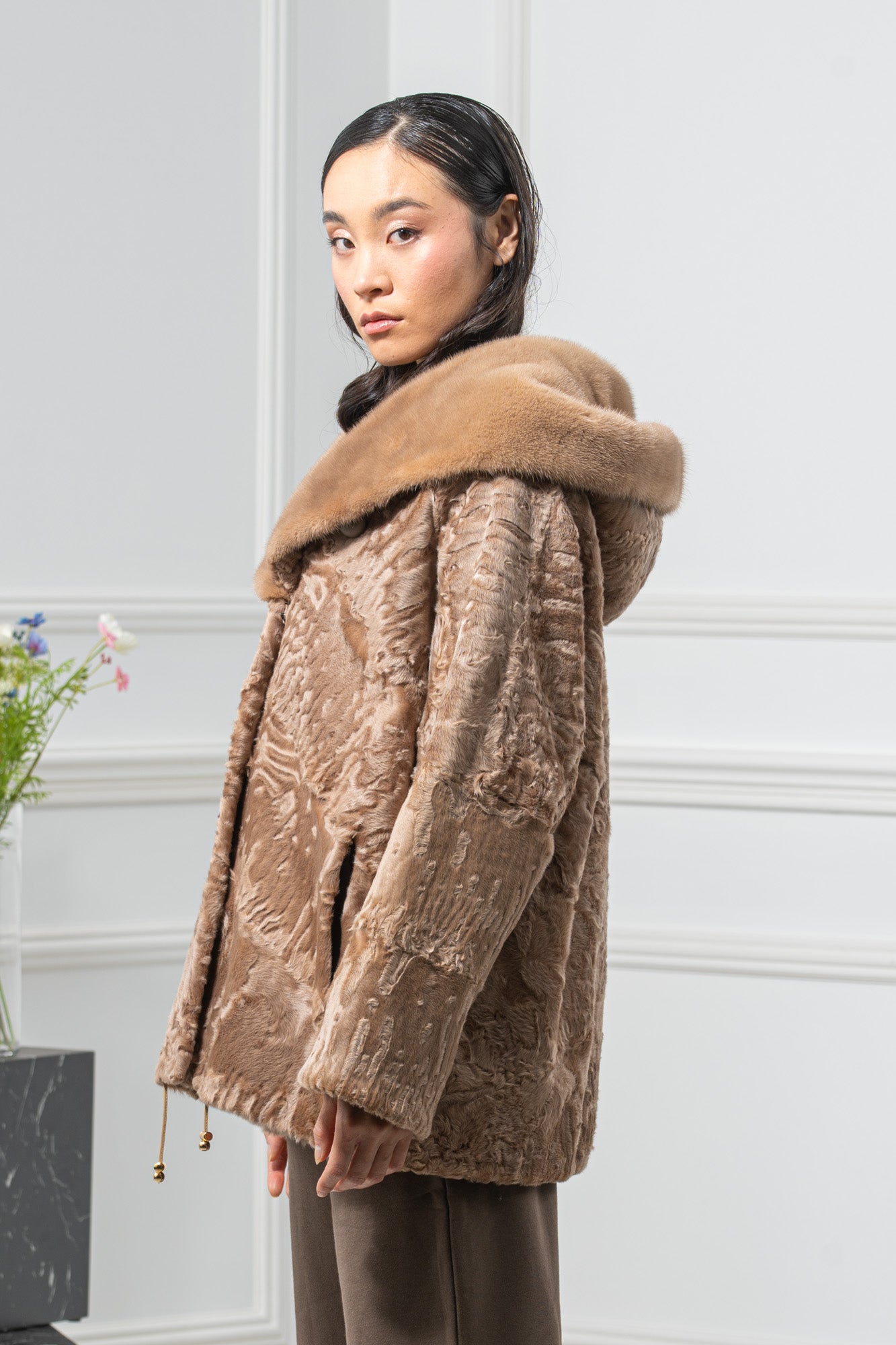 Swakara Skin Caffe Latte Long Hair Short Jacket Hood A/K 20M663