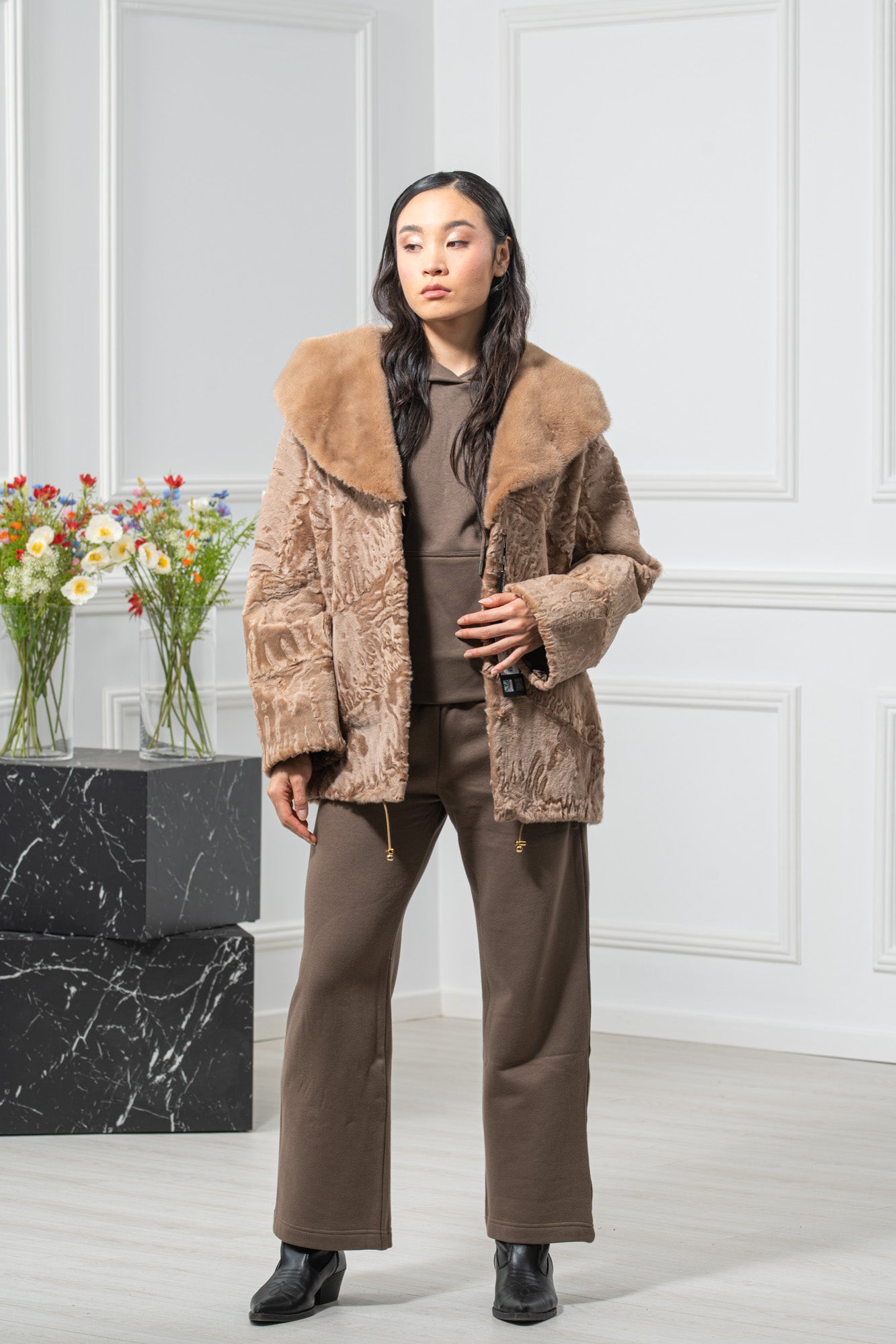 Swakara Skin Caffe Latte Long Hair Short Jacket Hood A/K 20M663