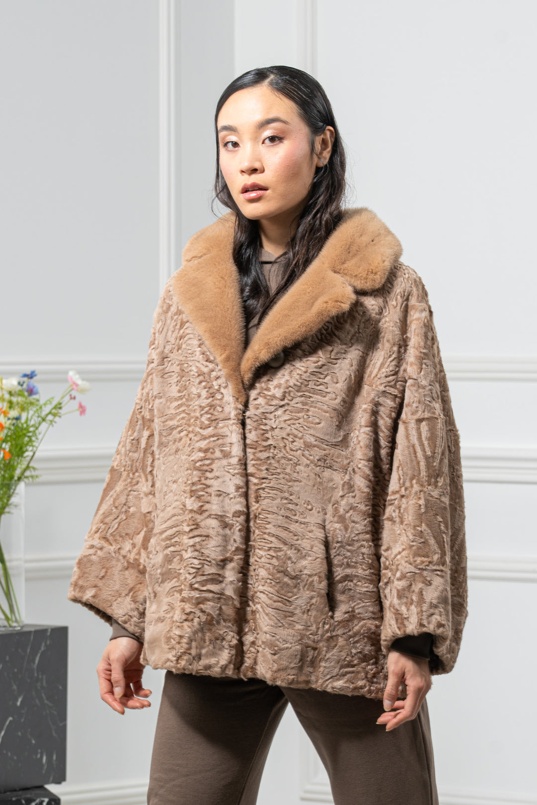 Swakara Skin Caffe Latte Long Hair Short Jacket S/S P/K 18M633