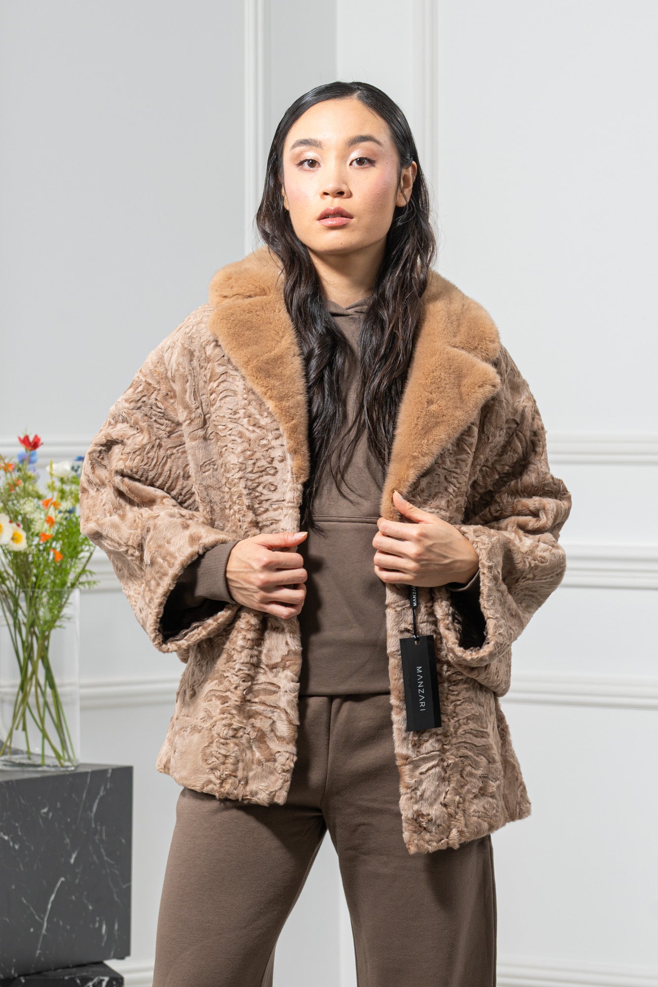 Swakara Skin Caffe Latte Long Hair Short Jacket S/S P/K 18M633