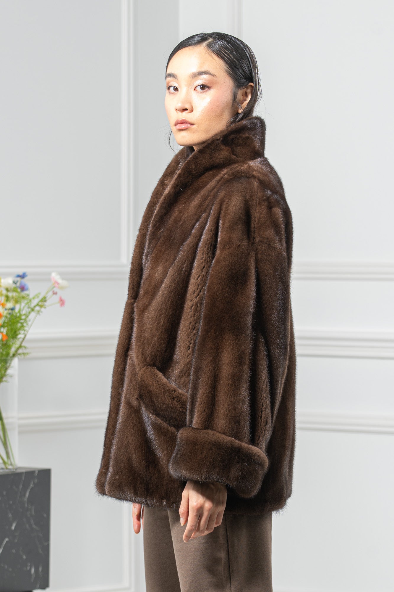 MANA スクエア・カットミュールBROWN FUR 37size23.5㌢ Brown Mink Fur Short Jacket - Women's Velvet Short Jacket L/O